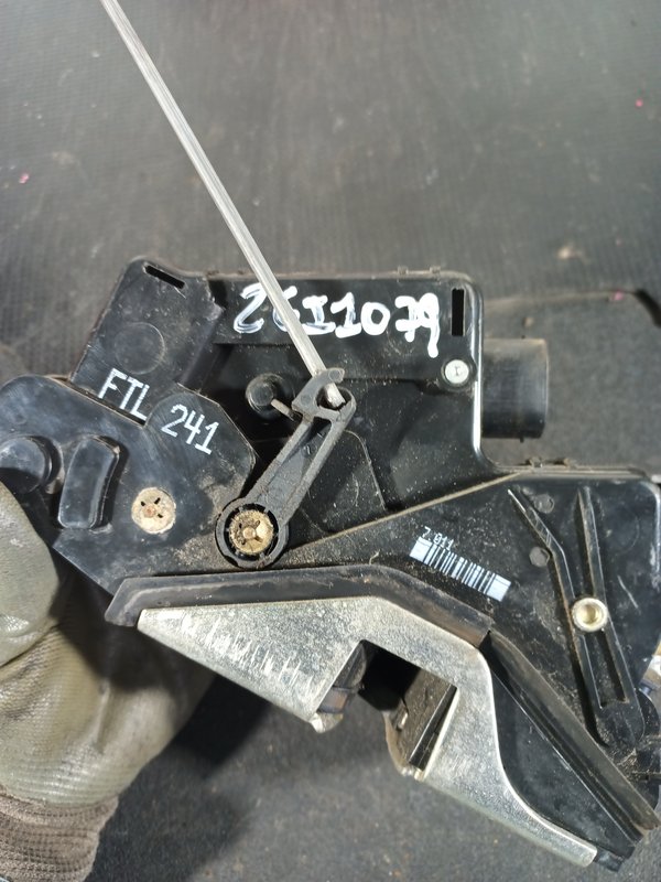 Fecho Porta BMW S3 E46 FRENTE ESQ 7011241