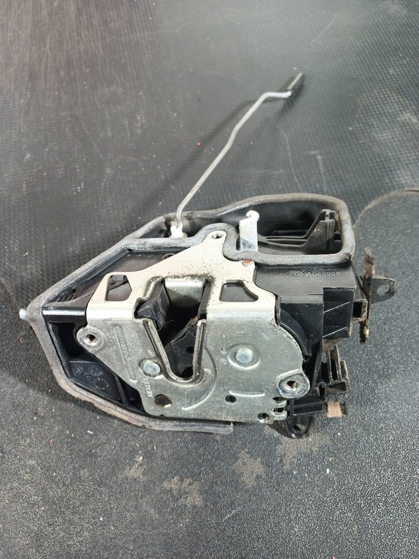 Fecho Porta BMW S1 E87/F20/F21 FRENTE ESQ 7202149