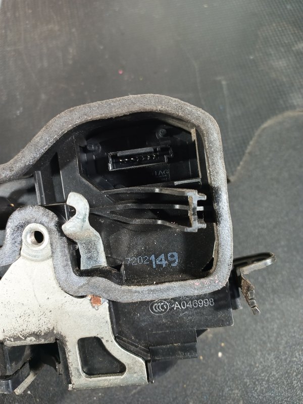 Fecho Porta BMW S1 E87/F20/F21 FRENTE ESQ 7202149