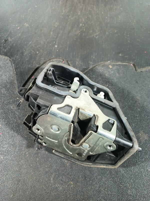 Fecho Porta BMW S1 E81/E87 FRENTE DIR 7167068