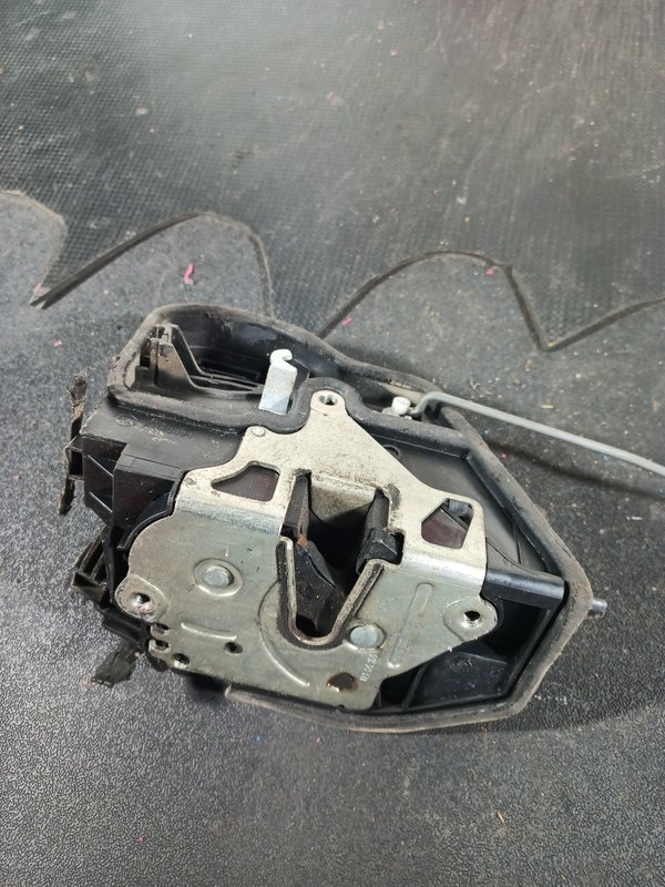 Fecho Porta BMW S1 E81/E87 FRENTE DIR 7202146