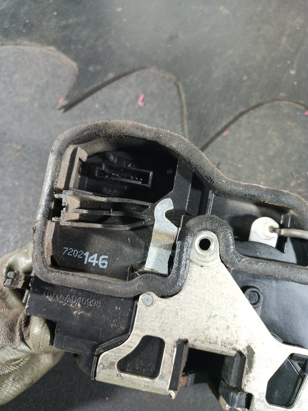 Fecho Porta BMW S1 E81/E87 FRENTE DIR 7202146