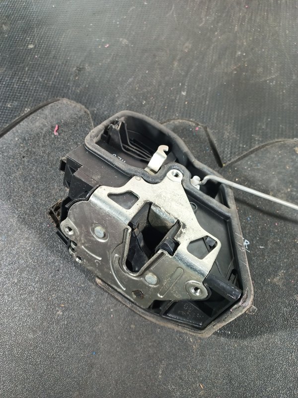Fecho Porta BMW S1 E87 FRENTE DIR 7167074