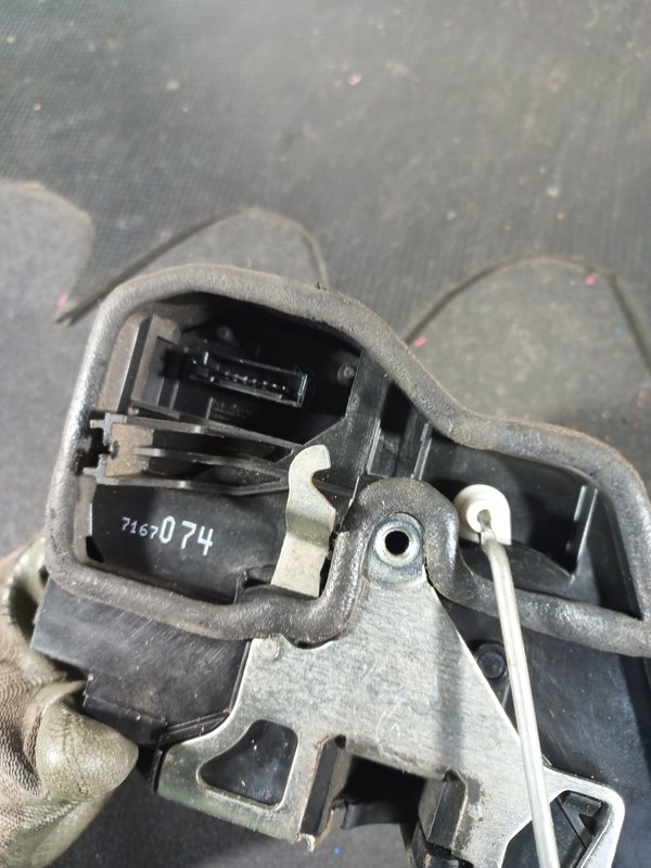 Fecho Porta BMW S1 E87 FRENTE DIR 7167074