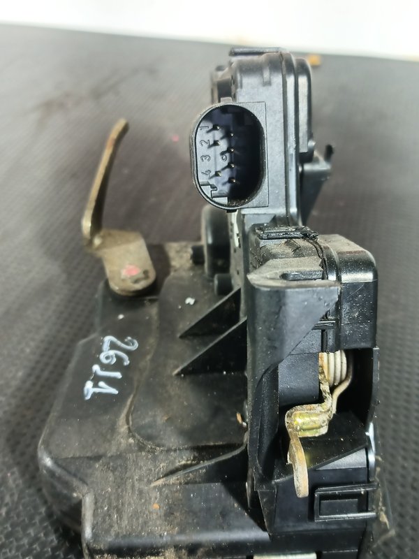 Fecho Porta BMW S3 E46 FRENTE DIR 8206408