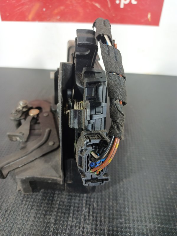 Fecho Porta BMW S3 E46 FRENTE DIR 8253433