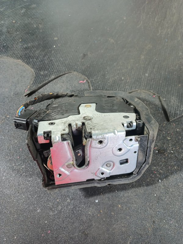 Fecho Porta BMW S3 E46 FRENTE DIR 8253433