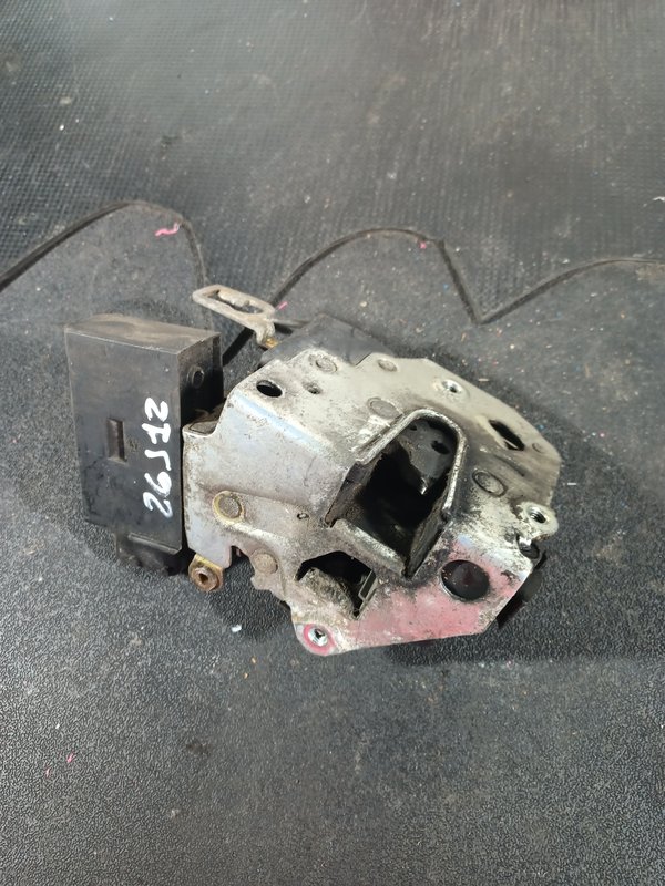 Fecho Porta BMW S3 E36 FRENTE DIR 8122418