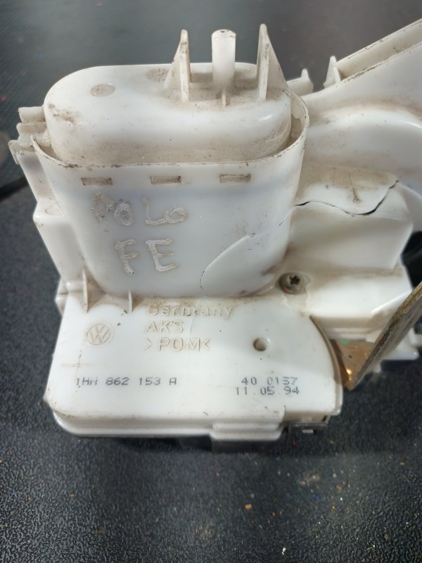 Fecho Porta SEAT IBIZA II TRAZ ESQUERDA 1HM862153A