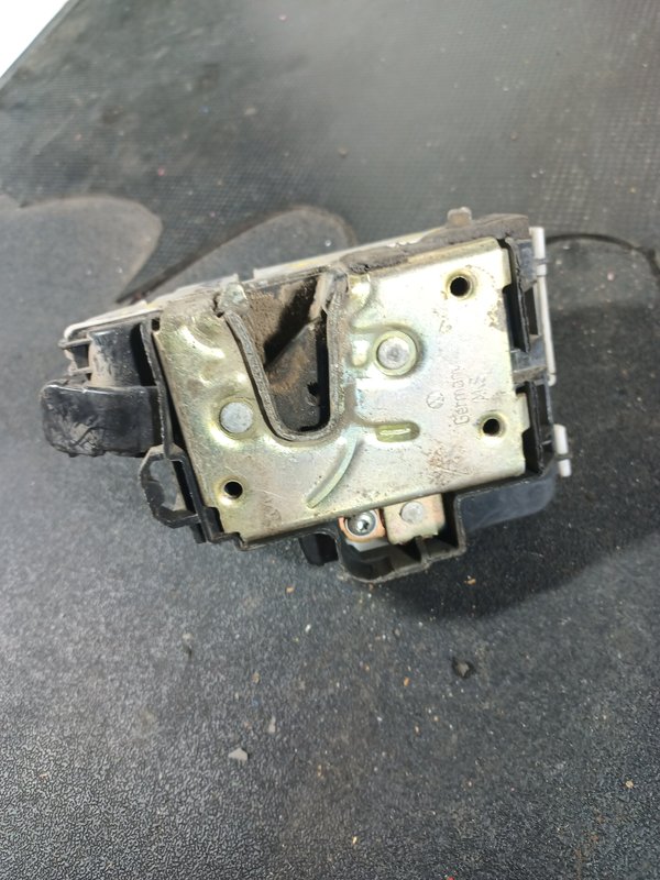 Fecho Porta SEAT IBIZA II TRAZ ESQUERDA 1HM862153A