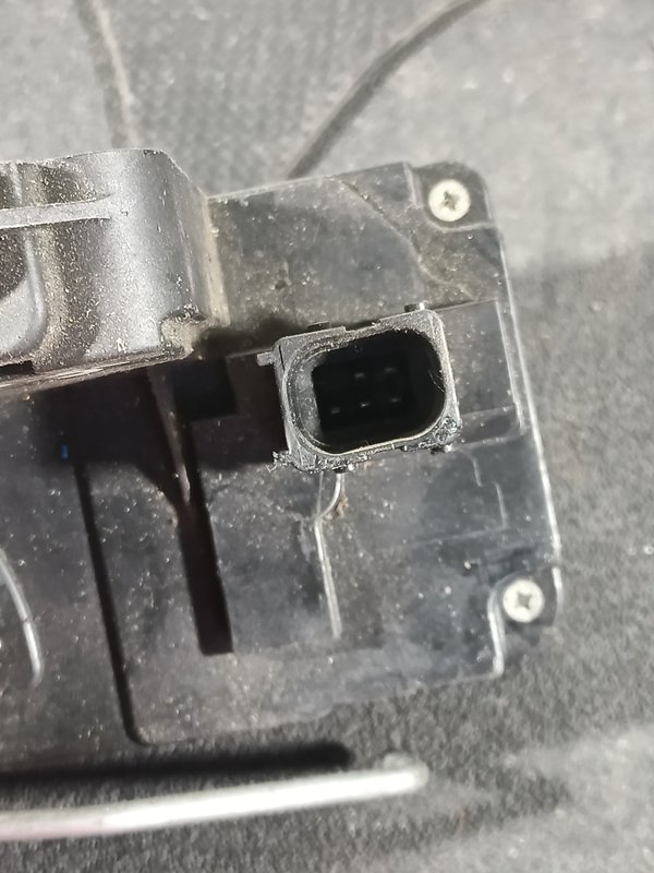 Fecho Porta OPEL VECTRA C TRAZ DIR 13210760
