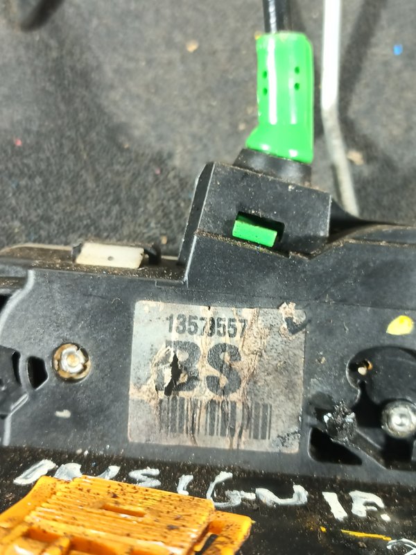 Fecho Porta OPEL INSIGNIA A/ASTRA J TRAZ ESQ 13579557