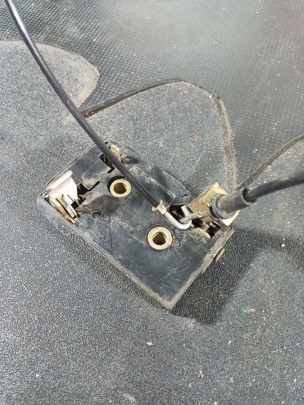 Fecho Porta VW PASSAT TRAZ DIREITA 3A0839016