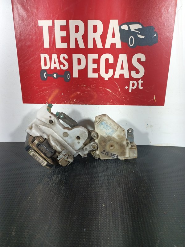Fecho Porta NISSAN ALMERA TRAZ DIR 82552BM760