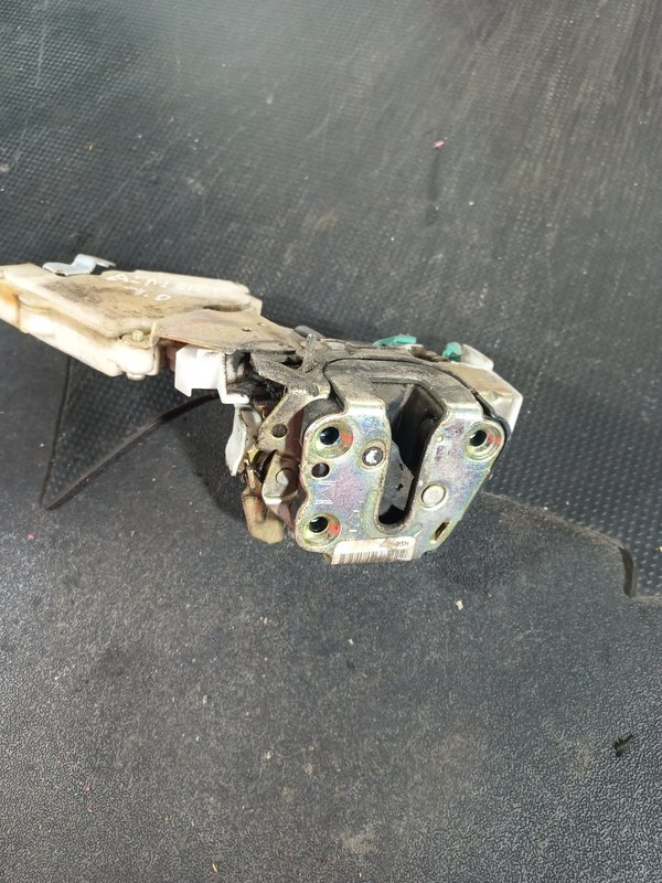 Fecho Porta NISSAN ALMERA TRAZ DIR 82552BM760