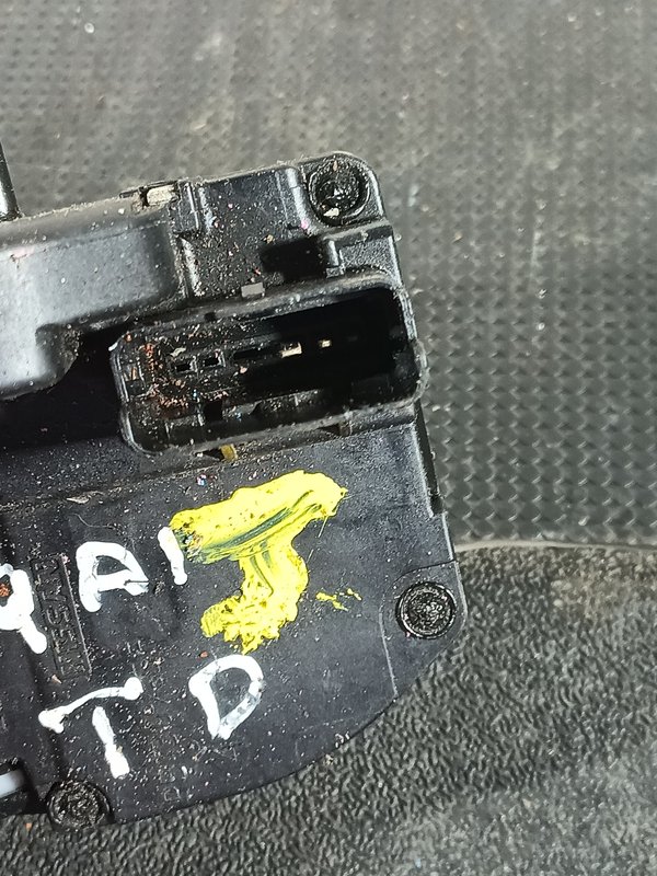 Fecho Porta NISSAN QASHQAI I TRAZ DIR P32LRRS