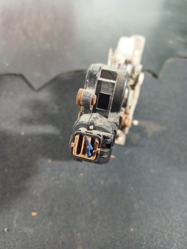 Fecho Porta MITSUBISHI LANCER VI TRAZ DIR MR135576