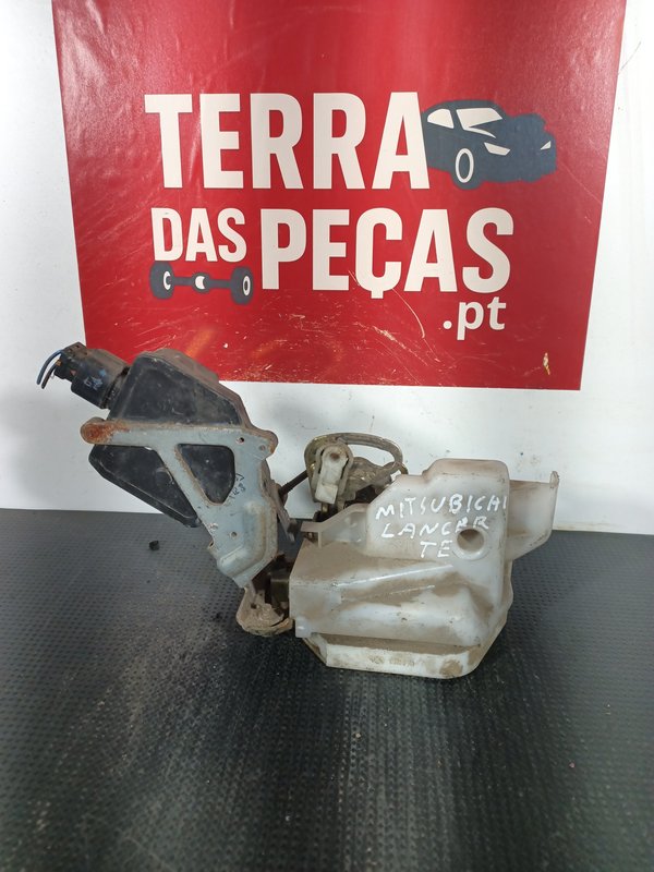 Fecho Porta MITSUBISHI LANCER V TRAZ ESQ MR135575