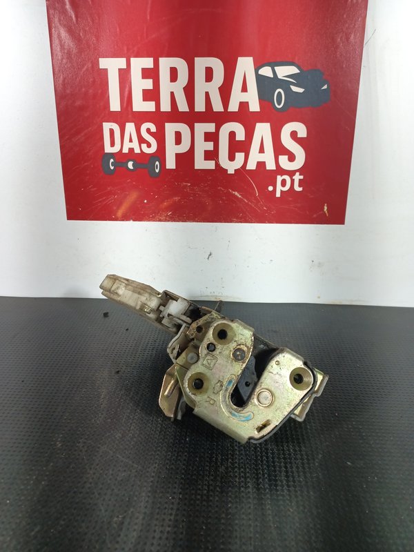Fecho Porta NISSAN ALMERA F. DIR 825528M760