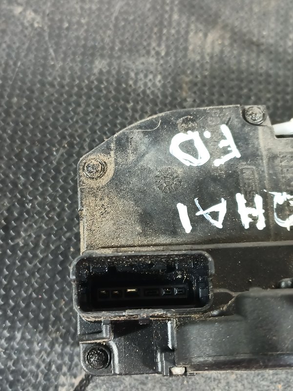 Fecho Porta NISSAN QASHQAI I FRENTE DIR 80500JD900