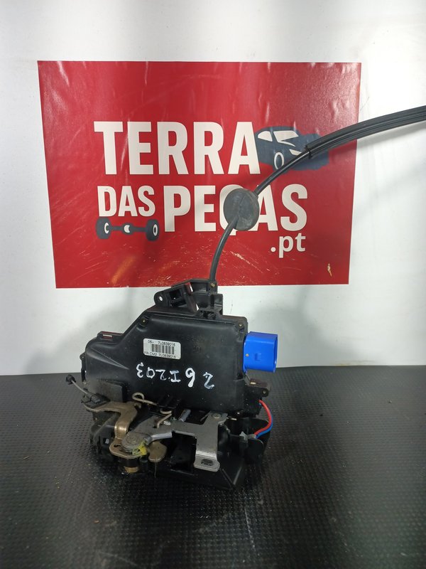 Fecho Porta VW GOLF V TRAZ DIREITA 7L0839016