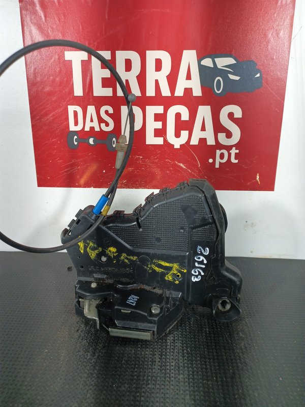 Fecho Porta TOYOTA AURIS FRENTE ESQ A046693