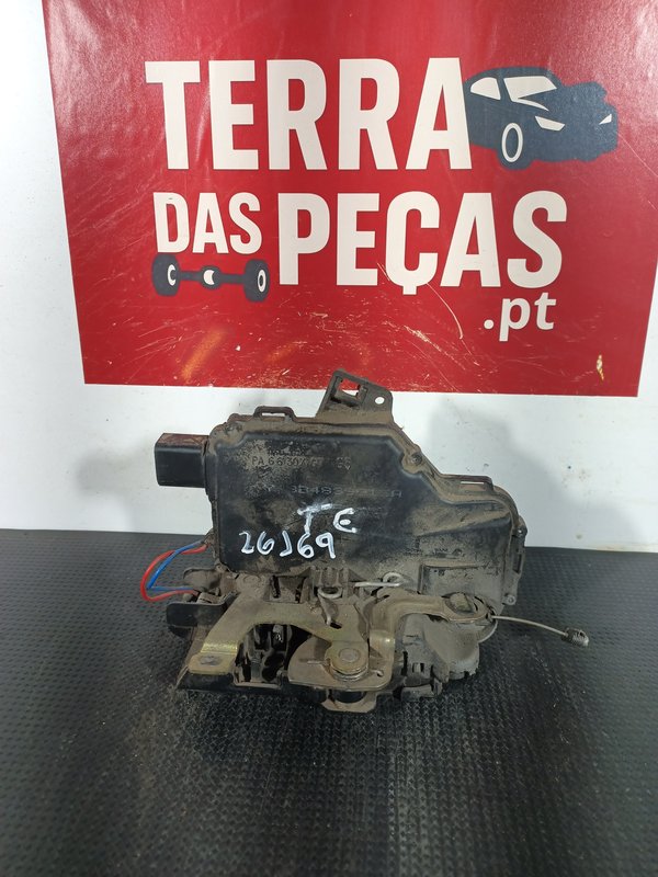 Fecho Porta Grupo VAG TRAZ ESQ 3B4839915A