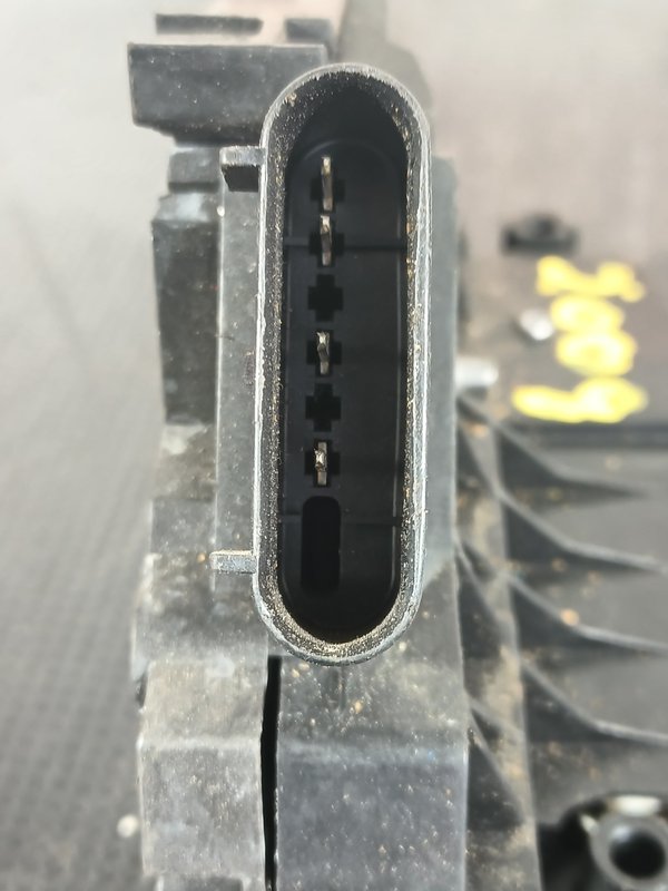 Fecho Porta FORD FIESTA VI TRAZ ESQ 8A6AA26413AF