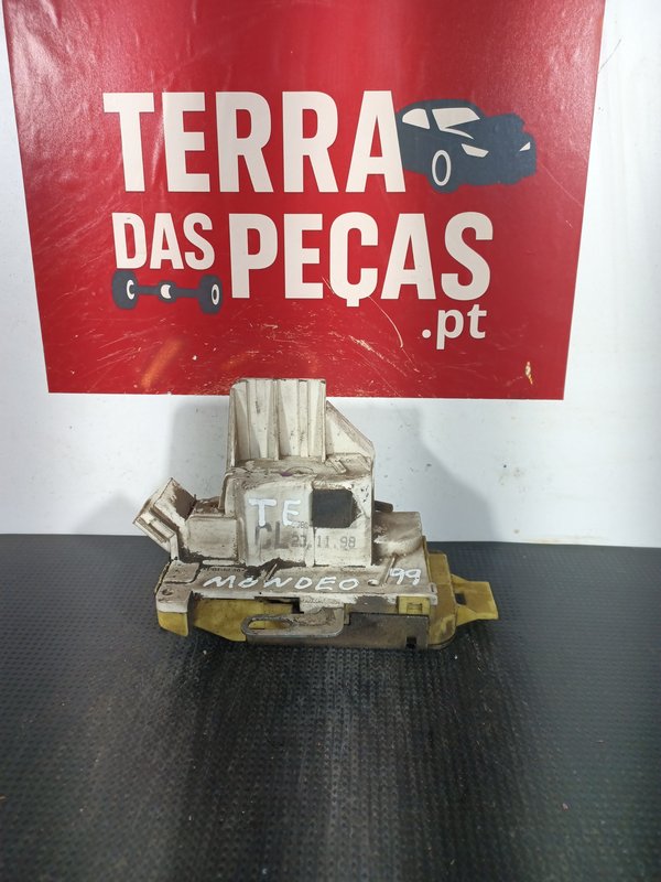 Fecho Porta FORD MONDEO II TRAZ ESQ 96BGF26413BK