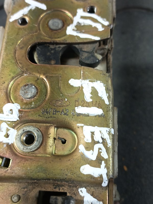 Fecho Porta FORD FIESTA III TRAZ ESQ 94FBA264A27AA