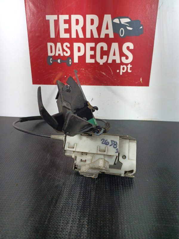 Fecho Porta FORD FIESTA III TRAZ ESQ 89FBA26413BB