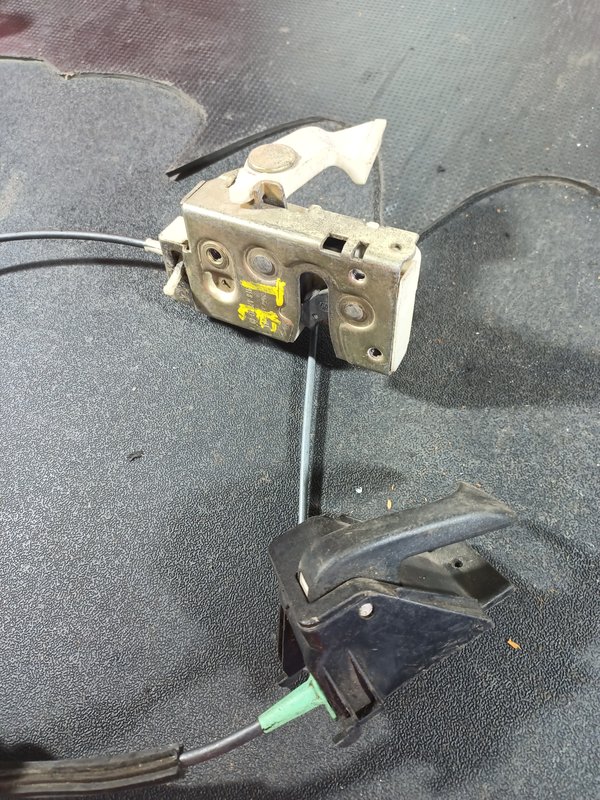 Fecho Porta FORD FIESTA III TRAZ ESQ 89FBA26413BB