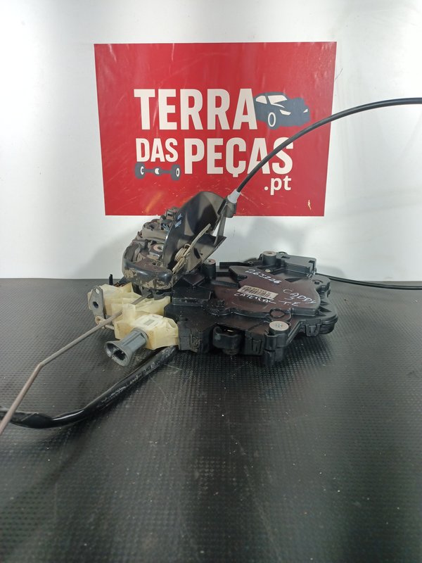 Fecho Porta VW CADDY III TRAS ESQUERDA 2K0843653BF