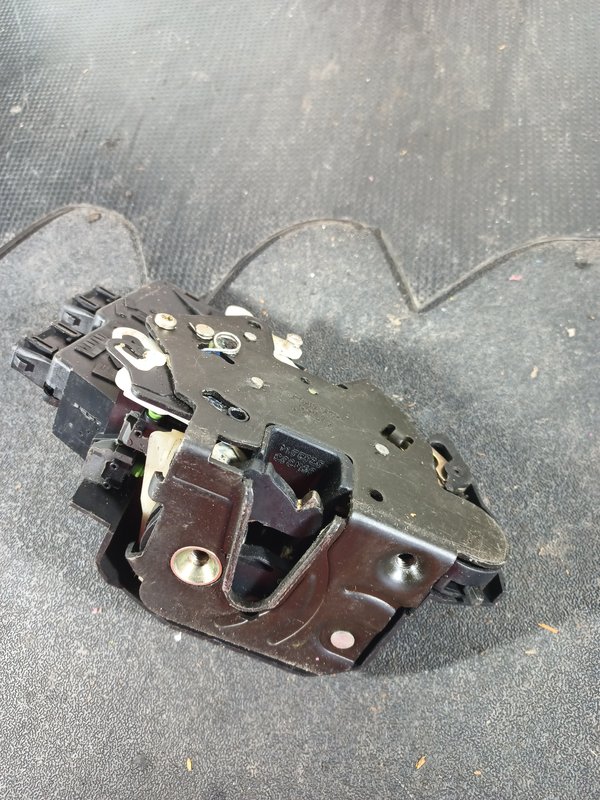 Fecho Porta VOLVO V70 TRAZ DIR P9203914