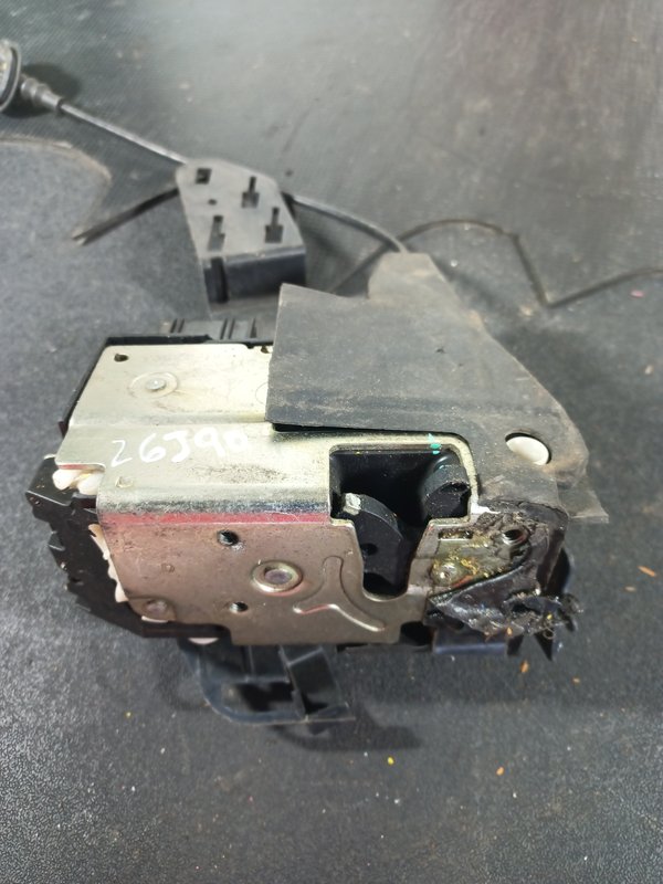 Fecho Porta FORD FIESTA TRAZ DIR 266A-A26412-BJ