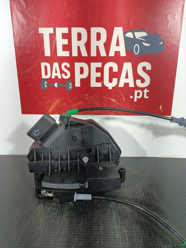 Fecho Porta FORD FIESTA VI TRAS DIR AM5A-R26413-AF