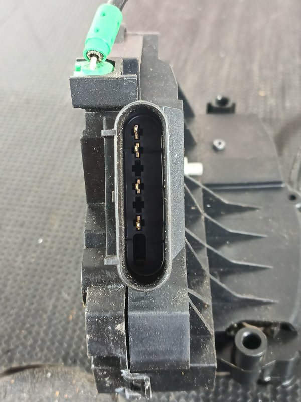 Fecho Porta FORD FIESTA VI TRAS DIR AM5A-R26413-AF