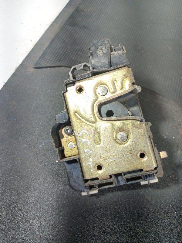 Fecho Porta SEAT IBIZA II TRAZ ESQUERDA 6K4839015
