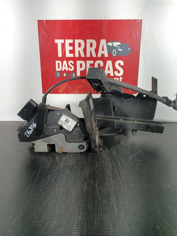 Fecho Porta FORD FOCUS III FRENTE DIR BM51A21812BC