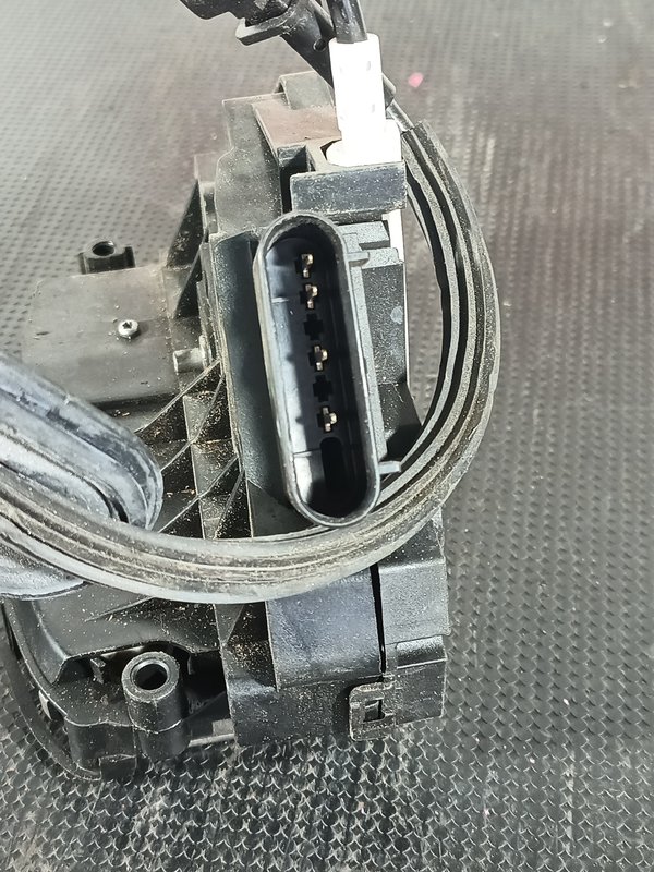 Fecho Porta FORD FIESRTA FD 8A6AA21812BF