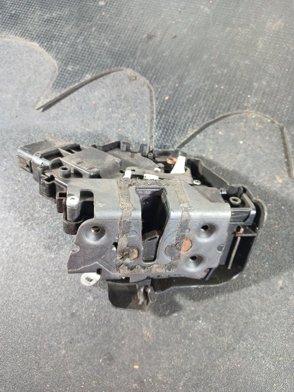 Fecho Porta FORD FOCUS II FD 3M5AR21812AK