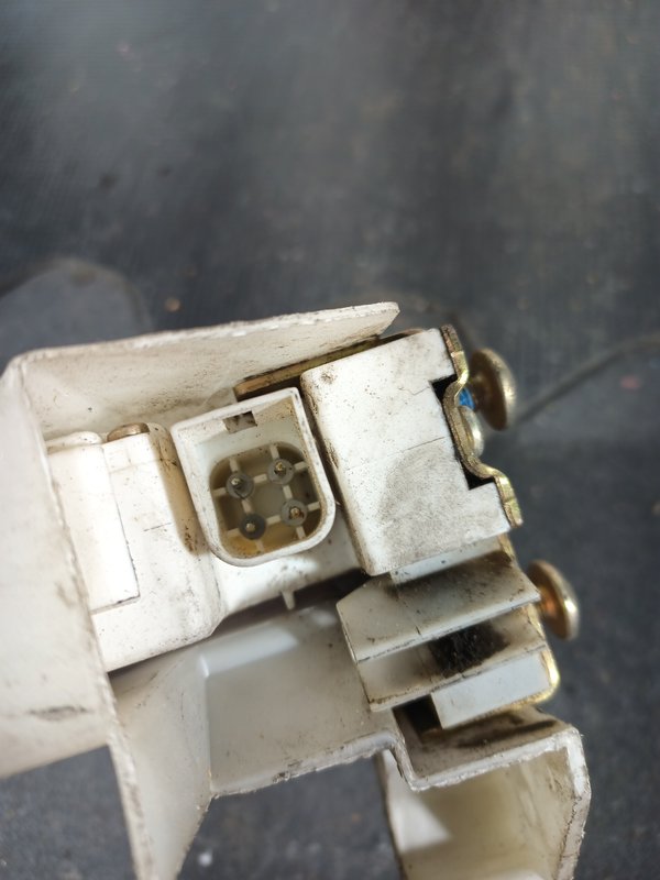 Fecho Porta FORD FIESTA IV FD 96FGA219A64CG