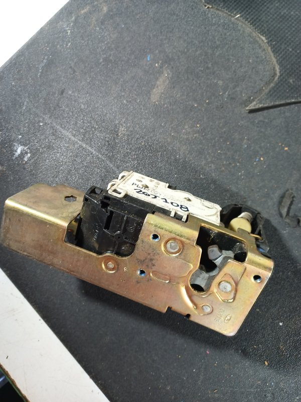 Fecho Porta FORD TRANSIT VI/ VII TRAS 1C15-043150-CH