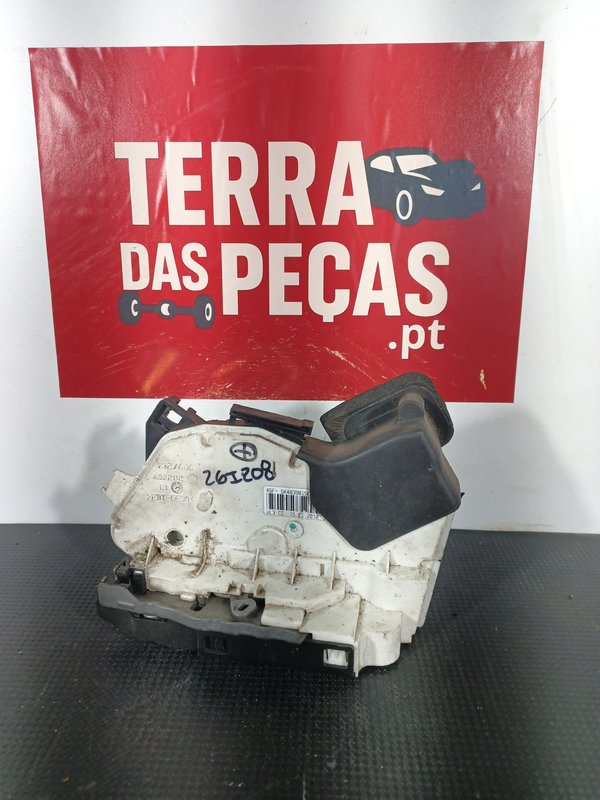 Fecho Porta VW POLO V TRAZ ESQUERDA 5K4839015F