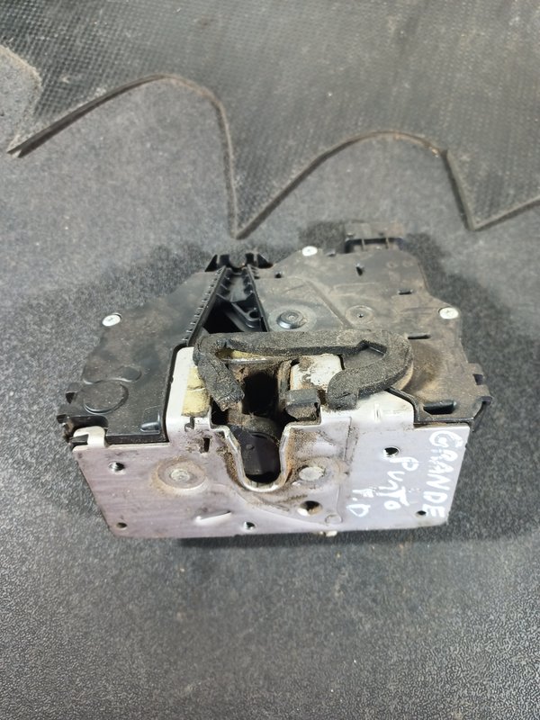 Fecho Porta FIAT GRANDE PUNTO FD 55702904
