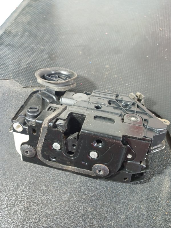 Fecho Porta VW GOLF VI TRAZ ESQUERDA 5K4839015B