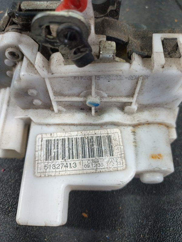 Fecho Porta FIAT 500 FE 51827413