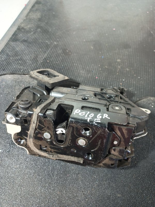 Fecho Porta VW POLO V TRAZ ESQUERDA 5K4839015