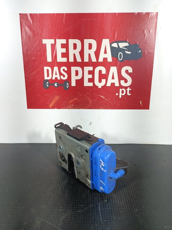 Fecho Porta AUDI A3/A4 TRAS ESQUERDA 8D0839015A