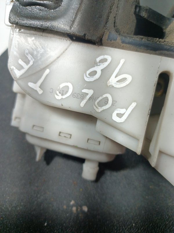 Fecho Porta VW POLO III TRAZ ESQUERDA 6N4839015C
